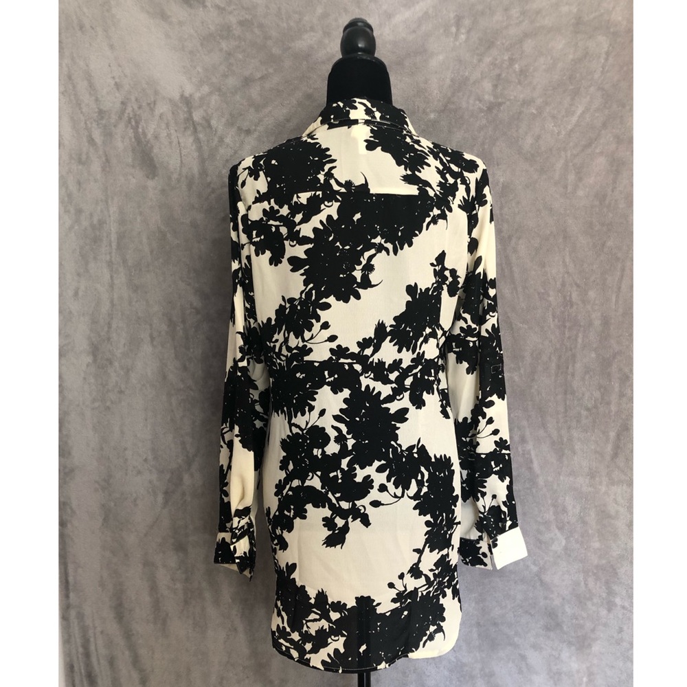 B/W floral blouse - Picture 2 of 4